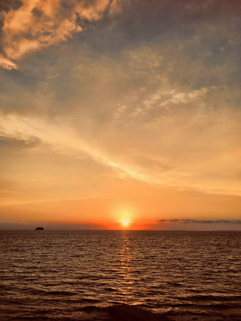 海と夕日